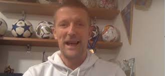 Free referee stats for daniele orsato includes appearances and cards issued. Vicenza L Arbitro Orsato Seguo Il Lane Esasperatamente L Aia Irritata Lavata Di Capo In Arrivo Padova Goal