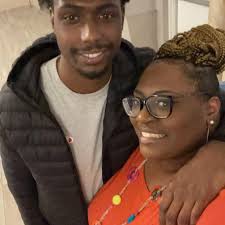 PICKLE LOVERSSSSSS🥒 Popeyes just released new pickle menu items! Pickle  glaze wings, pickle lemonade, fried pickles & a pickle glaze chicken  sandwich 😩😋