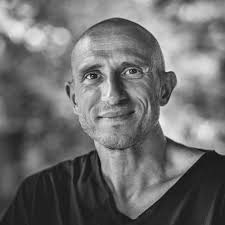 Interview with Julien De Wide ; Finalist in our Black & White 2018