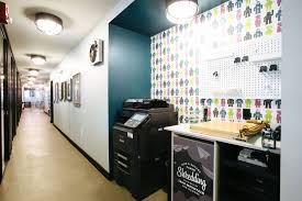Coworking Office Space In Boston Ma Wework South Station Office Interior Design Creative Office Decor Corporate Office Design