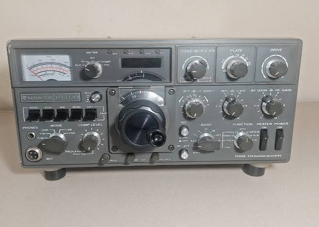 Kenwood TS-820 Amateur HAM Radio - I dont have the cord to test it - For  parts