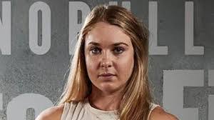 Ellie Turner's Instagram, Twitter & Facebook