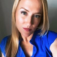 Sara Ralston's Instagram, Twitter & Facebook