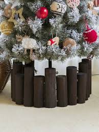 クリスマスの雰囲気をおうちのなかにもたくさん集めたい という クリスマス好きな方に ツリーの下の 丸太足隠し がおすすめ ツリーの下って うまくデコれてなかったら 何もないとそっけない雰囲気になりがち ノ これがあれば さりげなく簡単に雰囲