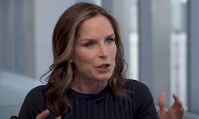 Woman with top job in finance saved by a lack of charm