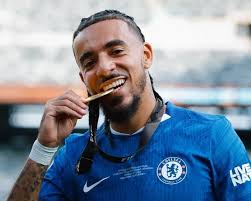 Just completed most of this week's evo and I must say barring the GK it's  coming along nicely and I'd happily use this team in champs now 🚜💪 Heard  there was a