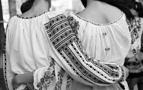 La 24 iunie, marcăm ziua universală a iei. 24 Iunie Ziua UniversalÄƒ A Iei AcasÄƒlaorigini Fotografii Pentru O GeneraÅ£ie Cea Mai Mare ExpoziÅ£ie Online Ziarul Unirea