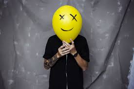 Cover your walls or use it for diy projects with unique designs from independent artists. Wallpaper Men Photography Yellow Black Smiley Smile Smiling Balloon Happy Face Shirt Grey Gray Background Clocks Tattoo Sleeve Portrait Hands 3000x2000 Cuikai 1577979 Hd Wallpapers Wallhere