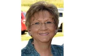 Pam Lohr's Instagram, Twitter & Facebook