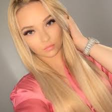 Iris Walden's Instagram, Twitter & Facebook