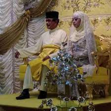 Wife of sultan muda raja ahmad mother of raja bendahara alang iskandar(marhum teja) ibni sultan ahmad shah; Monarchies Today Royalty Around The Globe Breaking Heir To Perak S Throne Marries For The Third Time