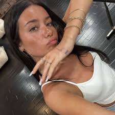 Esther Mueller (mesther1702)