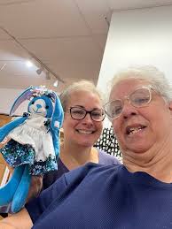 Woodcarvers star in different colorway