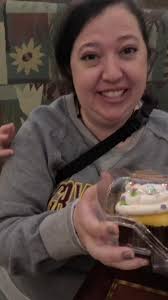 The Big Cupcake Reveal! The Milk and Cookies cupcake at Disney World!  #disney #disneyworld #milkandcookies #cupcake #disneycupcakes