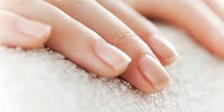 Walaupun bisa disebabkan karena manicure, namun tanda putih itu tak boleh diabakan. Kenapa Di Kuku Kadang Ada Bercak Putih Begini Penjelasannya