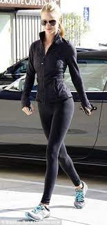I suppose a person can tell if i'm not wearing undies, 'cause of my noticeable camel toe. 12 Activewear Ideas In 2021 Sport Outfits Gym Outfit Workout Clothes