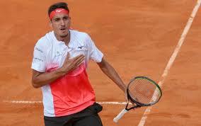 Bio, results, ranking and statistics of lorenzo sonego, a tennis player from italy competing on the atp international lorenzo sonego (ita). Sonego Djere 2 6 7 6 6 4 Il Risultato Della Finale Al Sardegna Open Di Tennis 2021 Sky Sport