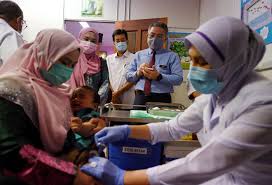 Imunisasi memiliki jadwal yang tidak boleh terlewatkan, mulai dari yang wajib sampai tambahan. Pemberian Vaksin Pneumokokal Di Semua Klinik Kesihatan Kkm Utusan Borneo Online