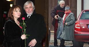 Června ve věku 68 let. Popelka Safrankova S Manzelem Abrhamem Tajna Oslava Blesk Cz