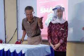 Welcome to anak sekolah see more of anak sekolah on facebook. Video Taraktakdung Viral Almira Jadi Kebanggaan Sekolah