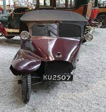 Motivul pentru care nu trebuie să mergi pe motor cu 2 roți. Poze Poze Stiri Masini Cu 3 Roti 409194