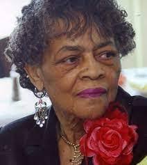 Eloise Branch's Instagram, Twitter & Facebook