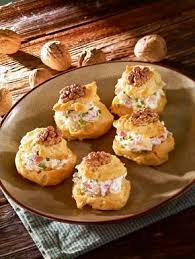 Walnuss Windbeutel Mit Schinken Birnen Creme Rezept Windbeutel Rezept Fingerfood Rezepte