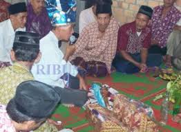 Maybe you would like to learn more about one of these? Seloko Dan Pantun Saat Melamar Putri Tribun Jambi