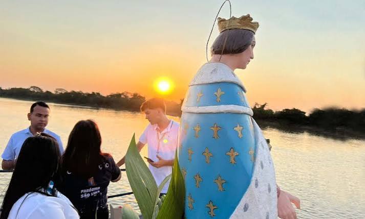 Prociss&atilde;o fluvial no Rio Paraguai abre festejos em louvor a S&atilde;o Luiz de Fran&ccedil;a em C&aacute;ceres - PORTAL MATO GROSSO