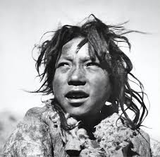 Ảnh người dân Tây Tạng gần 100 năm trước: Bất ngờ nhất là vẻ ngoài của vị  tiểu thư lá ngọc cành vàng