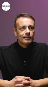 Moda Sahnesi'nin oyunu olan Hizmetçiler'de Solange karakterini oynayan  Kerem Fırtına'yla, tiyatro, oyunculuk ve siyaset üzerine konuştuk. Videonun  tamamı moda sahnesi youtube kanalında yayında.