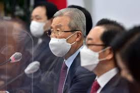 북한 원전 의혹을 이적행위라던 김종인 비대위원장은 어제 부산을 찾아 별안간 한일해저터널을 검토하겠다고 밝혔다. ê¹€ì¢…ì¸ æ–‡ ë¶ì— ì›ì „ ì§€ì–´ì£¼ë ¤ ì¶©ê²©ì  ì´ì  í–‰ìœ„ ì•„ì£¼ê²½ì œ