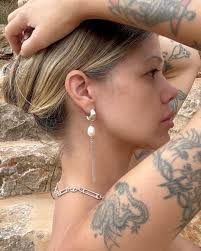 This beautiful bespoke engagement ring was created by Ruth in our Notting  Hill, UK showroom for a lovely couple. From the first sketches to the final  sparkle, we loved bringing their vision