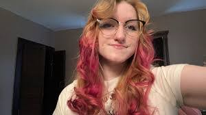 Jessica Haggard's Instagram, Twitter & Facebook