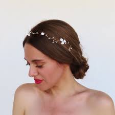 Delicate Wedding Hair Vine of Pearls and Small Flowers, Flower Crown in  Gold Bridal Headpiece