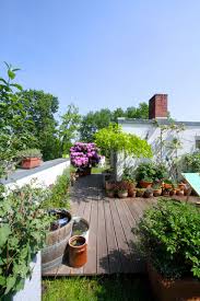 Idealerweise wird die spätere terrasse bereits beim hausbau eingeplant, sodass die nutzfläche bestmöglich ausgerichtet ist. Dachterrasse Gestalten Ideen Und Tipps Furs Freiluft Zimmer