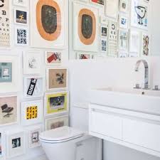 From shower curtains to rugs to cool wall fixtures and art, our list has tons of easy step by step tutorials, and almost all will allow you to decorate on a budget. 8 Ways To Display Art In Bathrooms