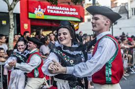 I do suggest you take a look at the official website oktoberfest blumenau (there are tabs in english). Oktoberfest Weltweit I Tischreservierung Oktoberfest