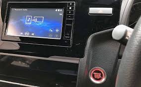 Dulu tak ramai orang pakai kereta. Ini Cara Hidupkan Enjin Kereta Push Start Button Elak Mudah Rosak Wanita Pun Kena Ambil Tahu Keluarga