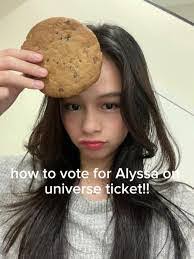 Alyssa Rinker's Instagram, Twitter & Facebook