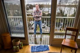 Show, don't tell' en 'kill your darlings': thrillerschrijver Elvin Post  deelt zijn beste schrijftips