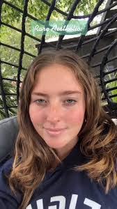 Lily Chamberlain's Instagram, Twitter & Facebook