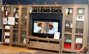 I Have A Couple Of Friends Who Have These Hemnes Pieces Set Up In Their Living Room Just Like This Except In The Black Brown And Minus Th Dom Dizajn Interer