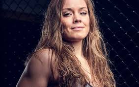 Anna er topfighter i MMA