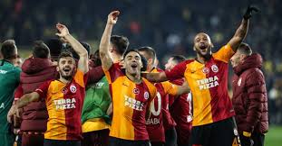 Fenerbahçe spor kulübü resmi hesabı. Galatasaray Breaks 20 Year Spell Defeats Fenerbahce At Kadikoy As Tensions Flare Daily Sabah