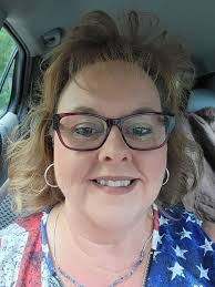 Lisa Hackworth's Instagram, Twitter & Facebook