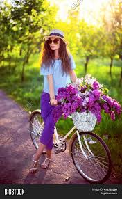 Aufgrund der steuervorteile sparen sie dabei gleichzeitig bares geld. Portrait Happy Image Photo Free Trial Bigstock
