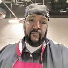 What size amp for two Kicker Compr 12s?