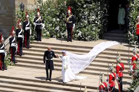 Maybe you would like to learn more about one of these? Meghan Markle Und Ihr Brautkleid Das Sagt Die Designerin Dazu Vogue Germany