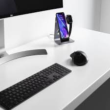 .the computer host), a mobile phone, a number of data cables, a bluetooth headset, and a router the sound on the computer is streamed to a mobile phone through wifi in the same local area. Fix Bluetooth Mouse Not Working In Windows 10